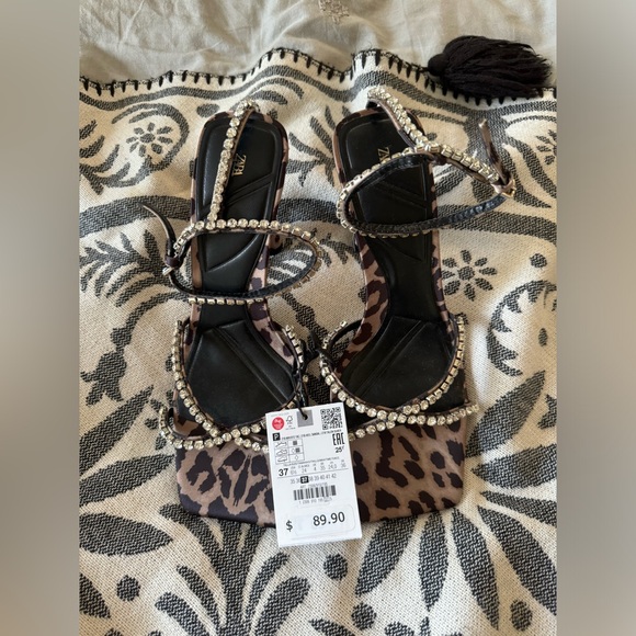 Zara Cheetah Print Heeled Sandals - Picture 2 of 3